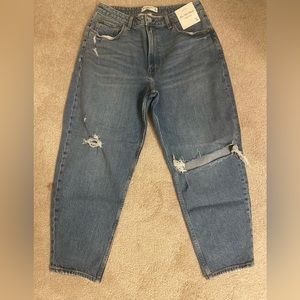 A&F Curve Love 80s Mom Jean